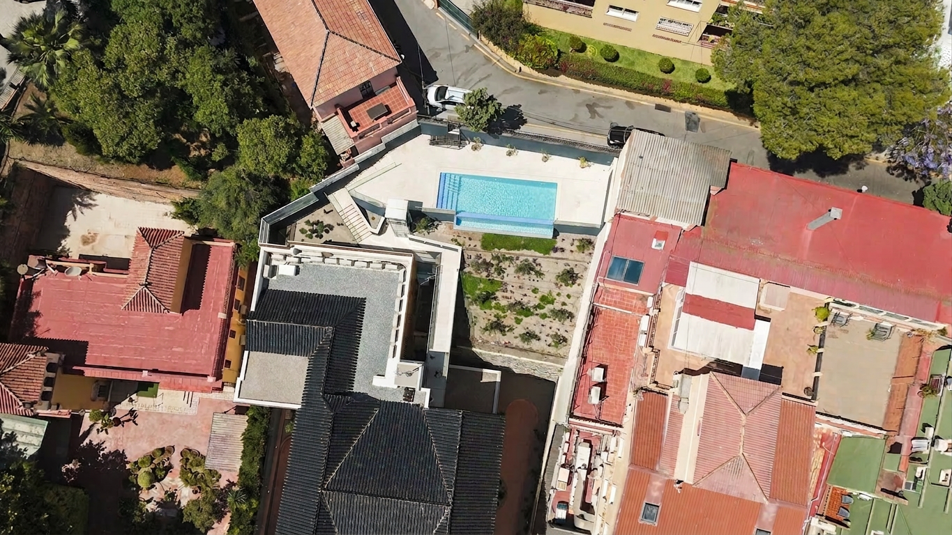 07-pool-top.jpg