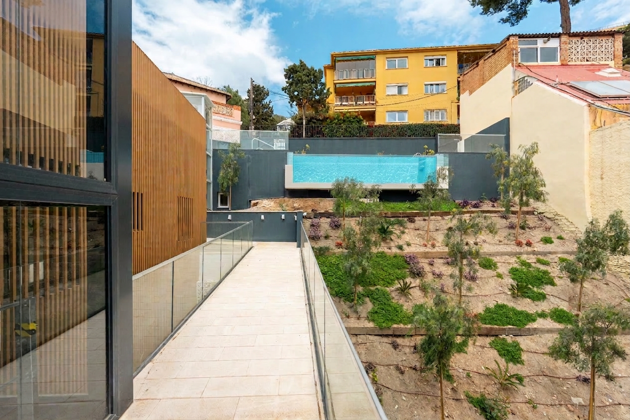 39-terrace-pool-view.jpg